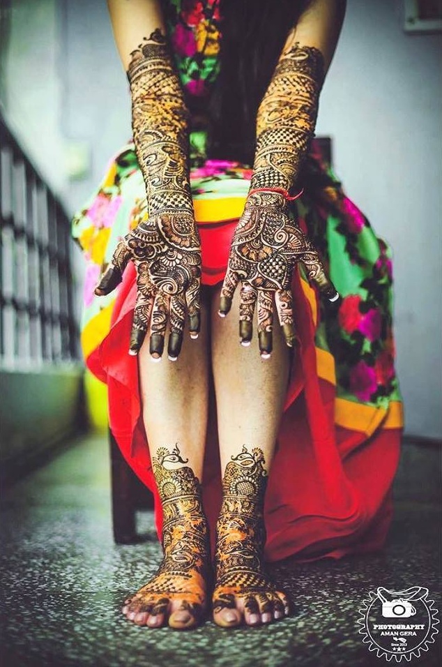 Wedding Photography Poses - Beautiful Mehendi shot